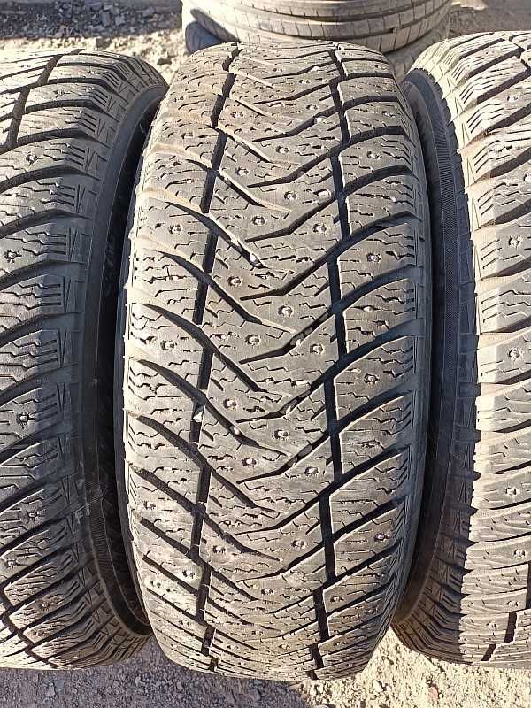 Шины 215/60 R16 .