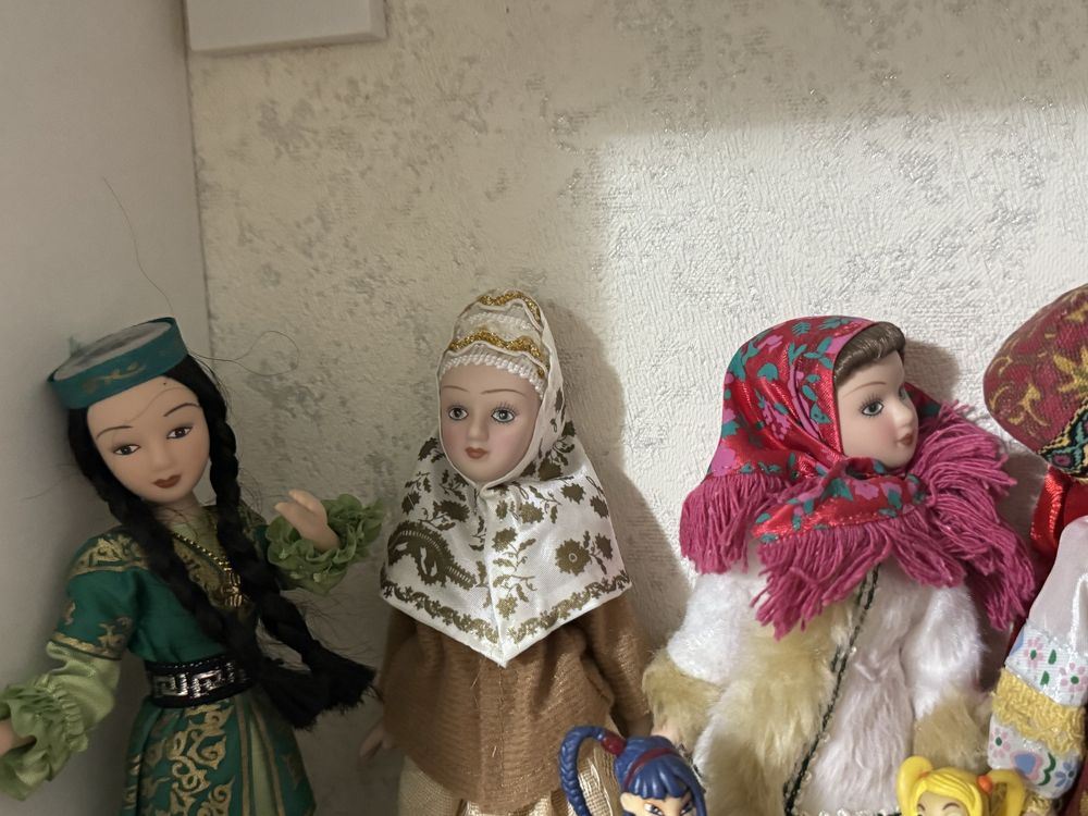 Коллекционные Куклы в народных костюмах из журнала