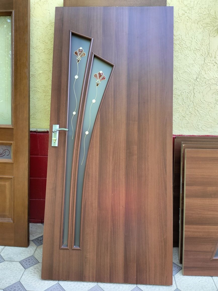 Продается Деревяный дверь 7шт