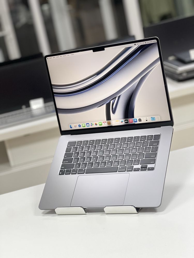 MacBook air 15,3” | M2 | ОЗУ 8Gb | SSD 256Gb | 10 циклов
