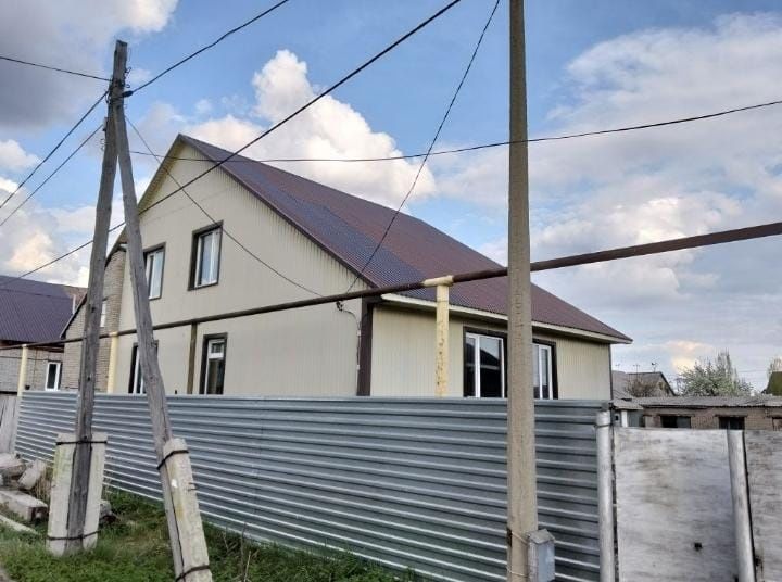 Продам 2х комнатный жилой дом + недостроенный коттедж