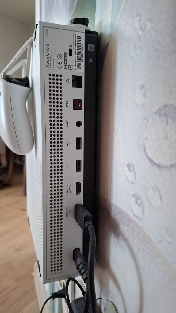 Xbox One S  1 TB, рассрочка