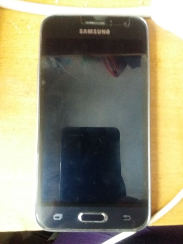 Samsung galaxy J1 2016 требует ремонта замены экрана