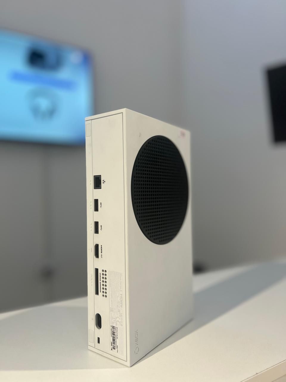 Xbox Series S в отличном состояние