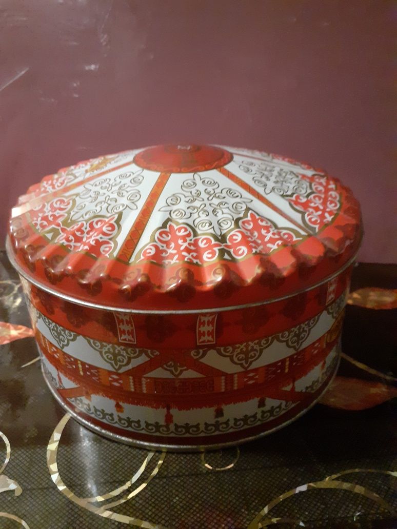 Жестянные баночки-шкатулки, разные размеры