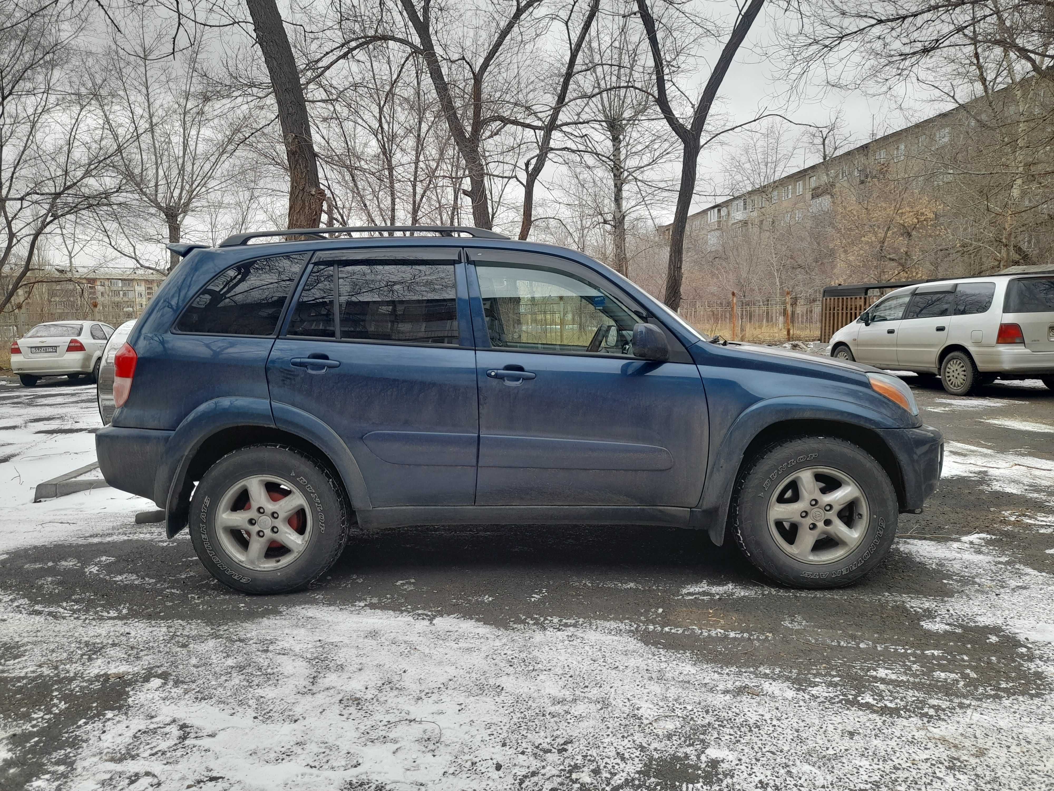 Продам           автомобиль  в отличном  состоянии РАВ  4  2002 г.в.