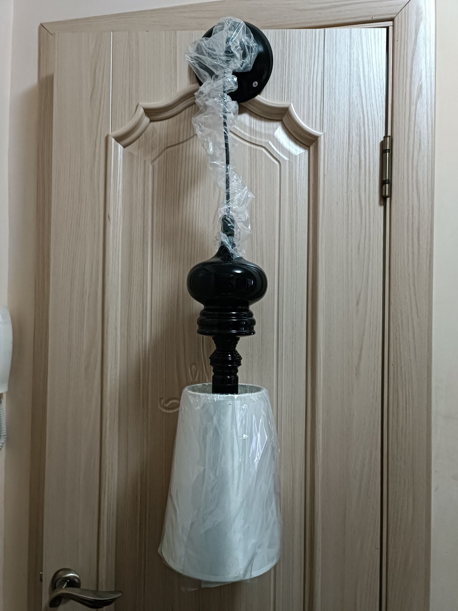 продам 3 люстру новый