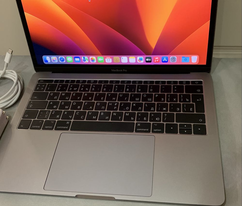 Срочно продается MacBook Pro 13, 2017, модель A1708, цвет Space Gray