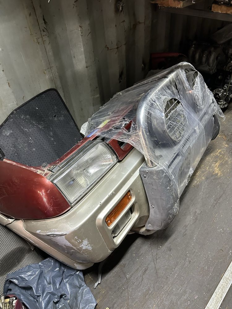 Морда на Nissan Mistral