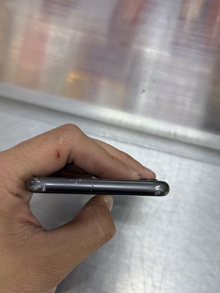 Iphone 8 64 ГБ.