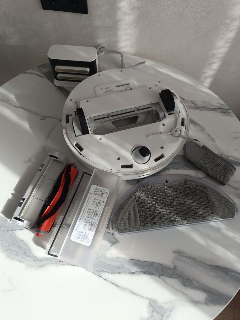 Моющий робот-пылесос Xiaomi Mi Robot Vacuum Mop-2 Pro