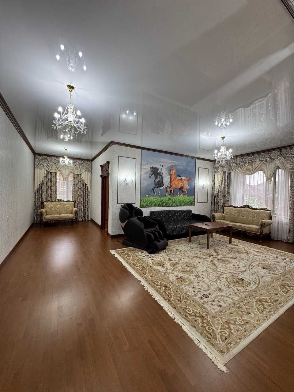 Продам коттедж в Кирпичном (600 квадратов)