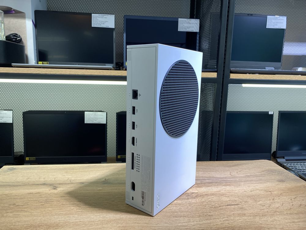 Игровая приставка XBOX Series S, 512 GB SSD, 1 джойстик, 10380/А10