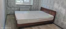 Продам двухспальную кровать без матраса