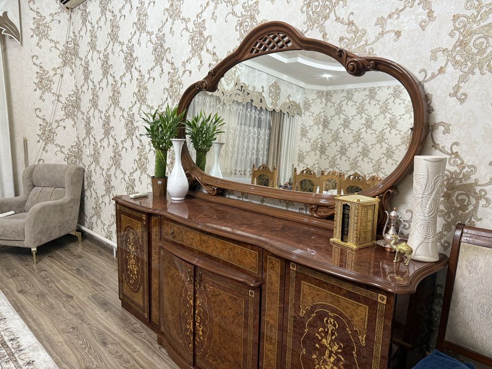 Горка, Продается горка с комодом и зеркалом