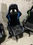 Игровое кресло DXRACER