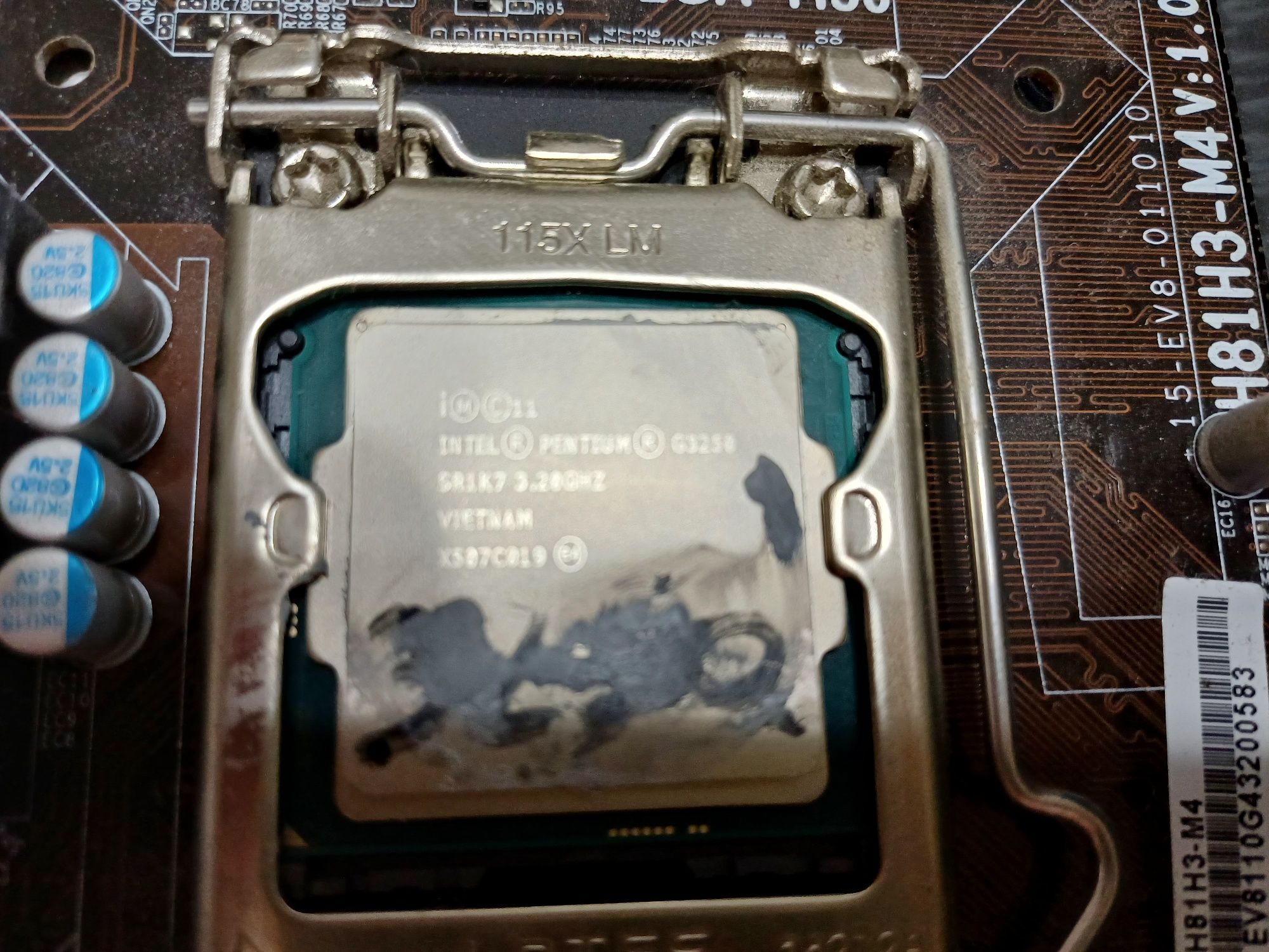 процессор intel pentium G3250
Память Mcpoi