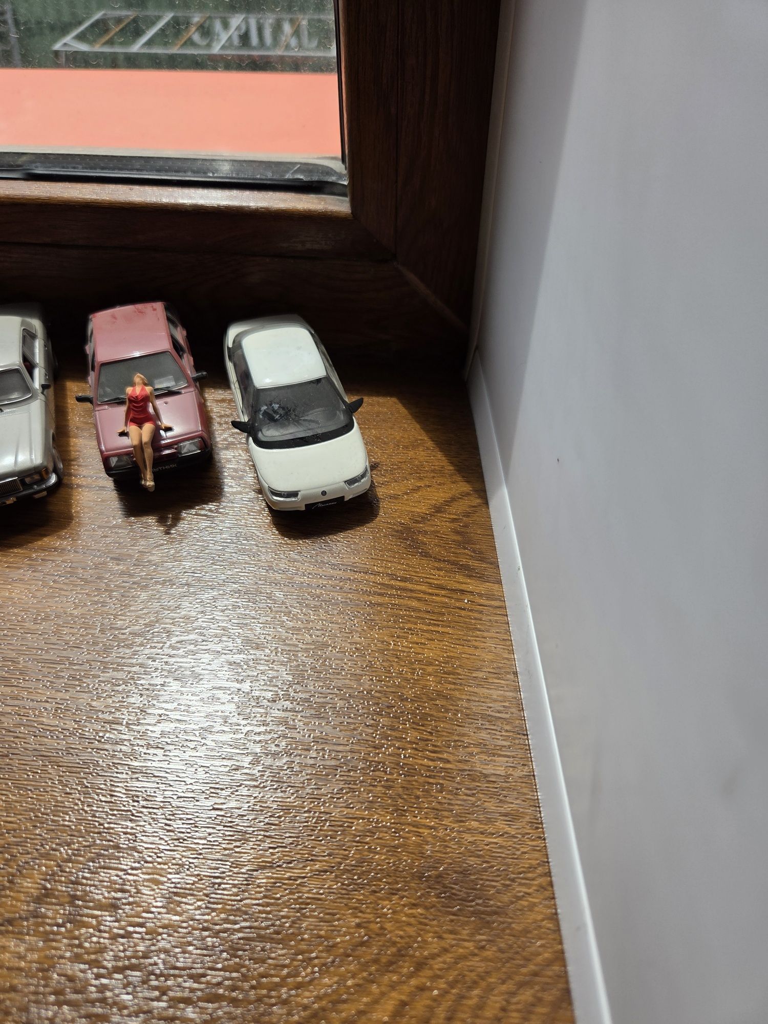 Модельки 1:43 продам
