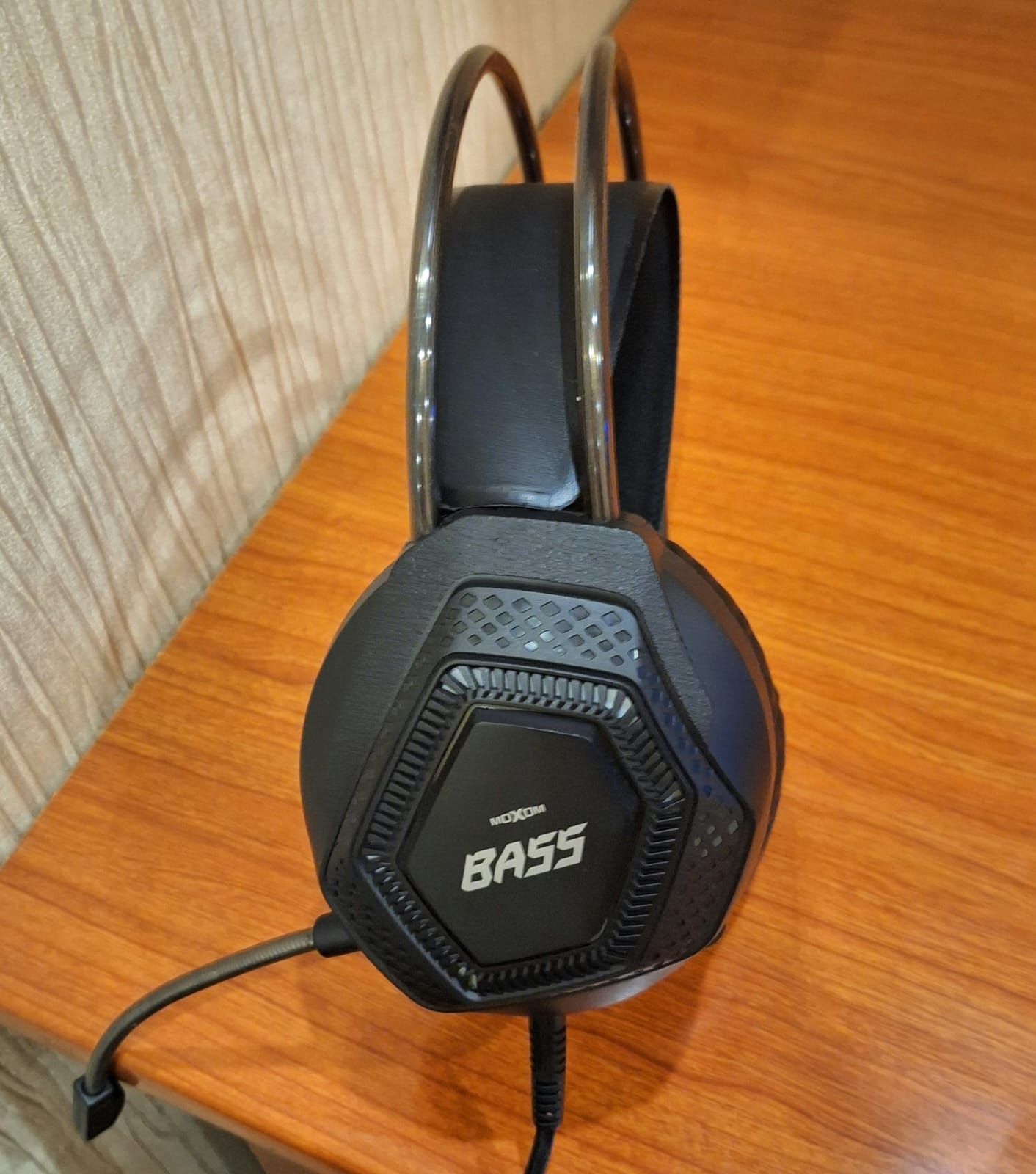Продам наушники игровые б/у в отличном состоянии!