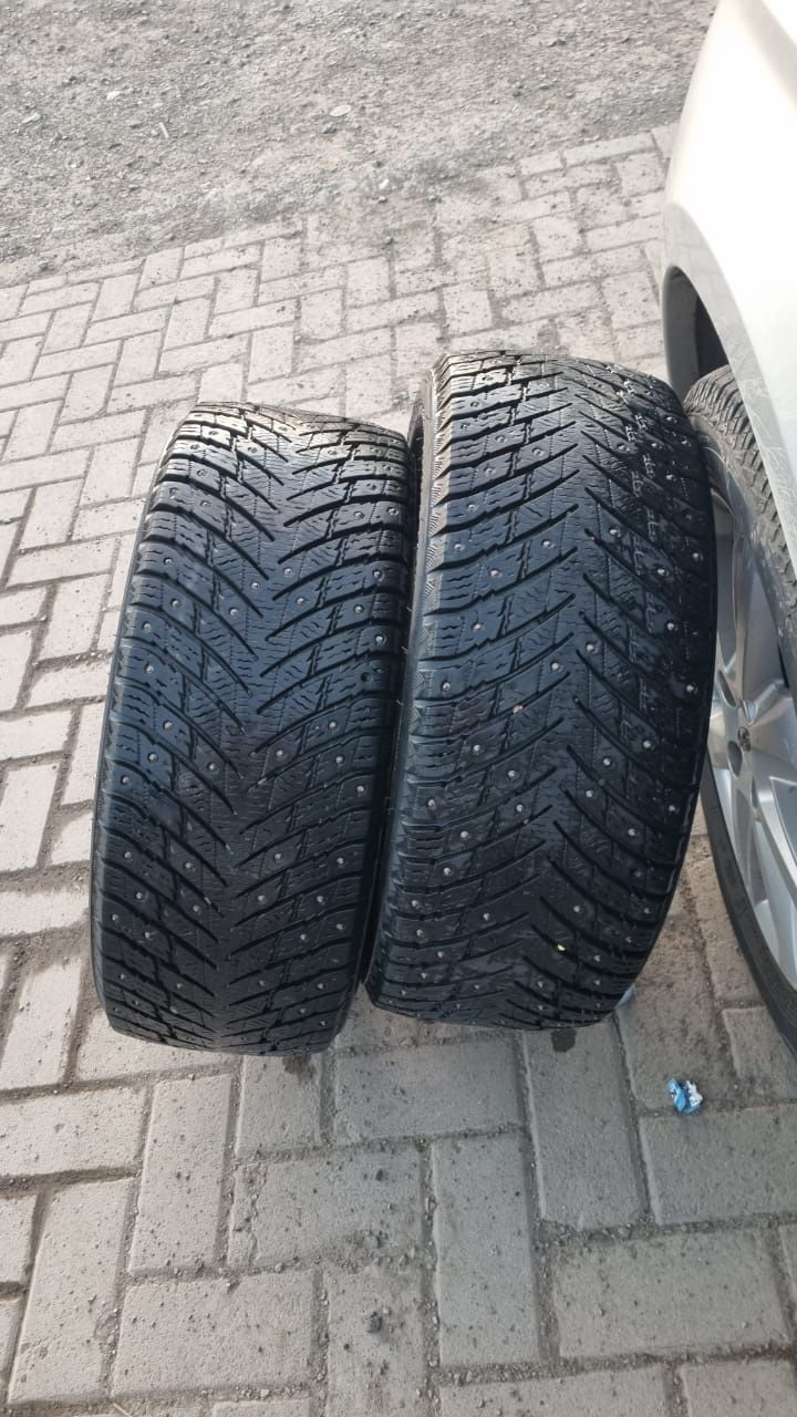 Продам зимнюю резину р 17. 215/45