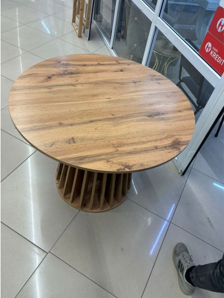 Стол для кухни и гостинной. 200х100x76 см в наличии