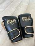 Продам перчатки Everlast 16 OZ