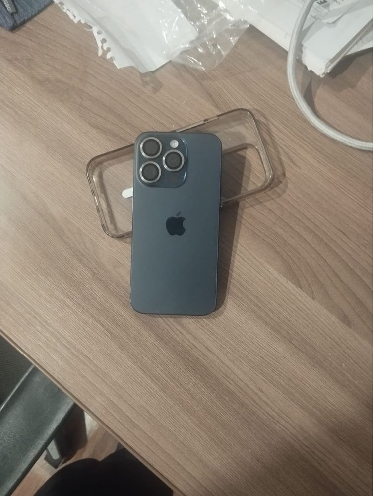 iPhone 15 pro 256 g