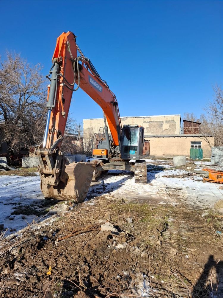 Услуги колёсного экскаватора 140/145 снос дома,рытье котлована,траншей