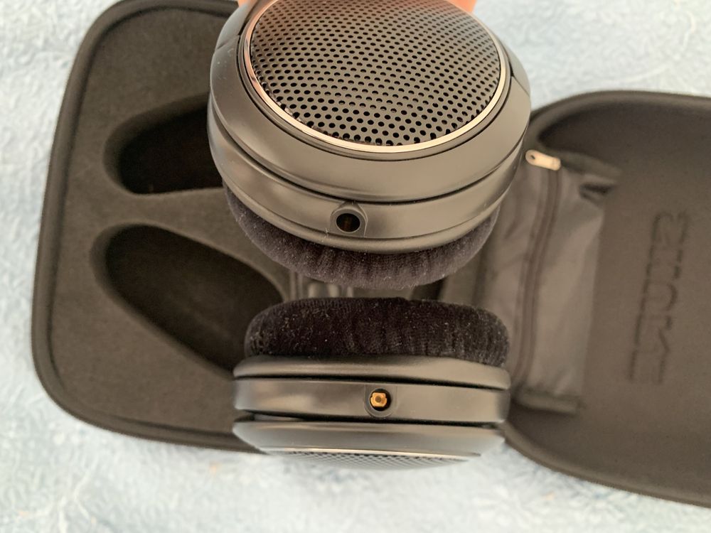 Профессиональные проводные наушники открытого типа SHURE SRH-1440
