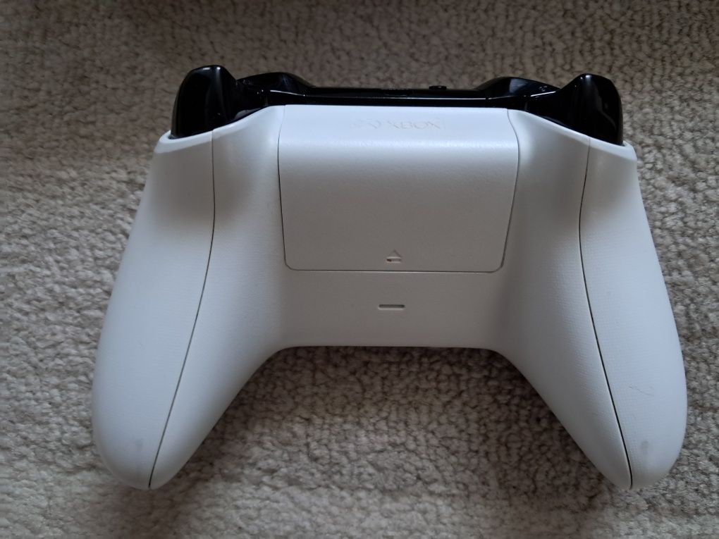 Продам Xbox One S