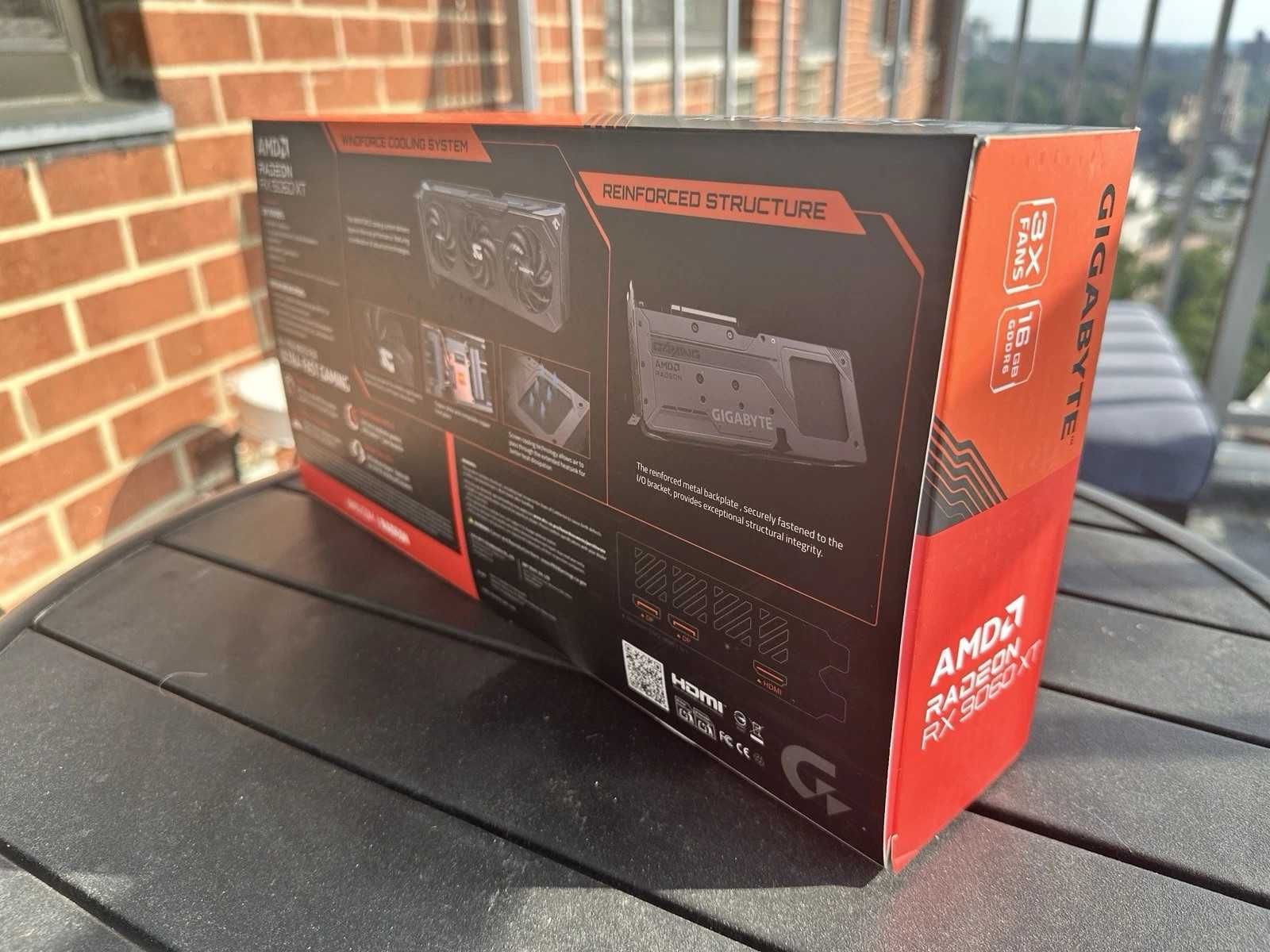 Видеокарта Radeon RX 9060 XT