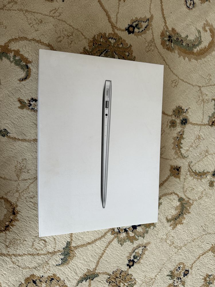 Macbook Air, 13 дюймов, оригинал, 2018 год.