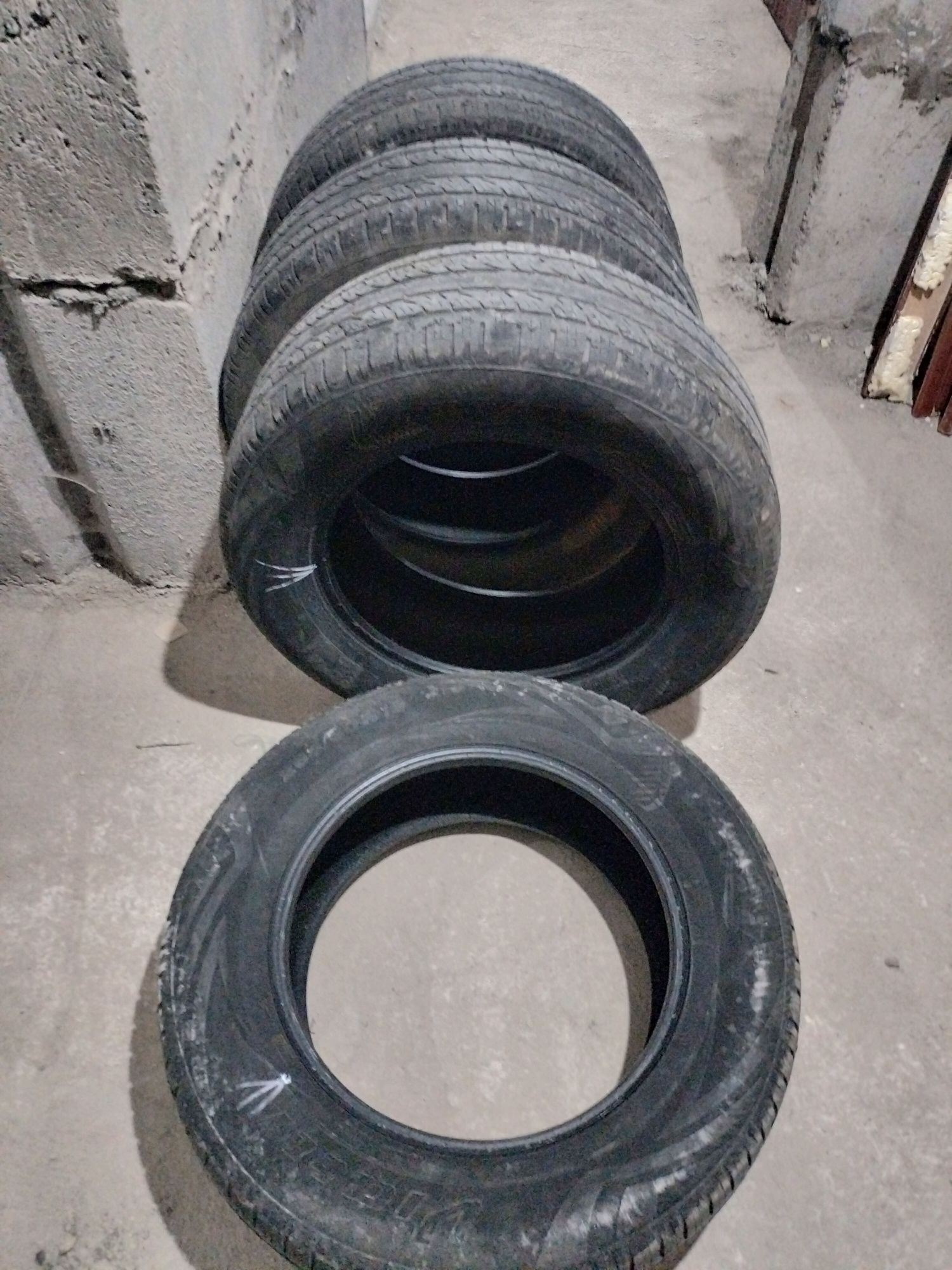 Продаю комплект летней резины Viatti  размер 265 60 R18 Караганда