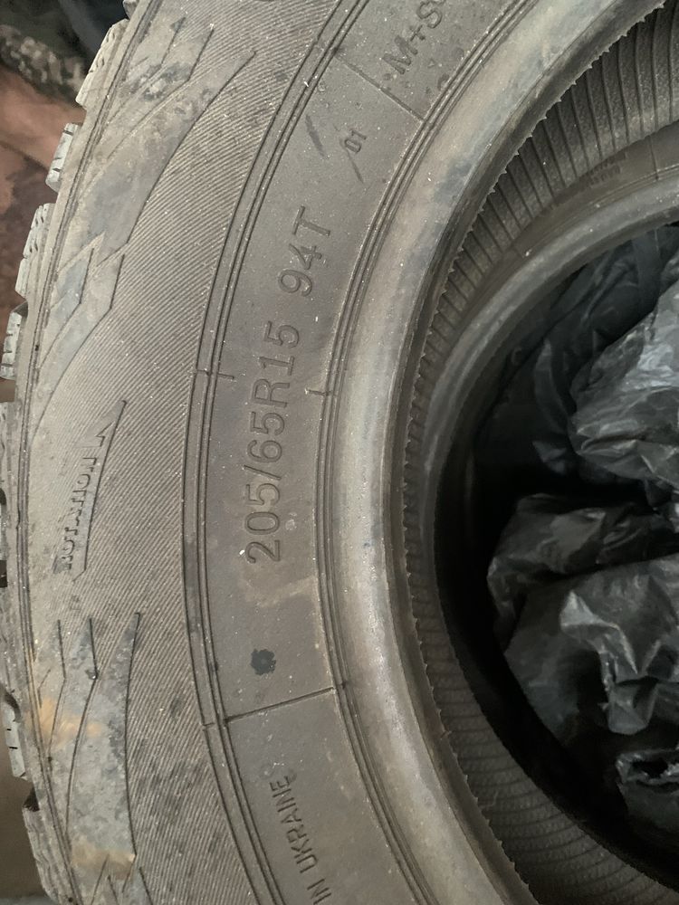 Продам три зимний резины