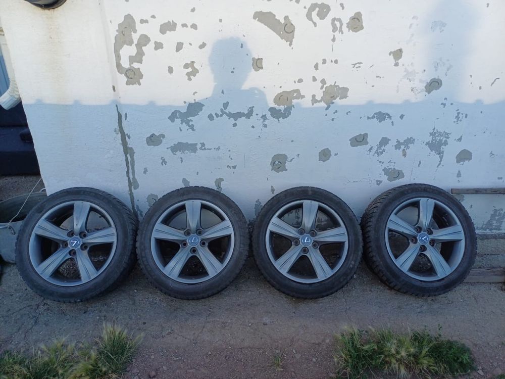 Продаю диски Lexsus . В комплект зимних  шин Kapsen 215/55 R17