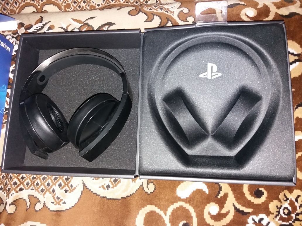 Наушники беспроводные PS4 новые