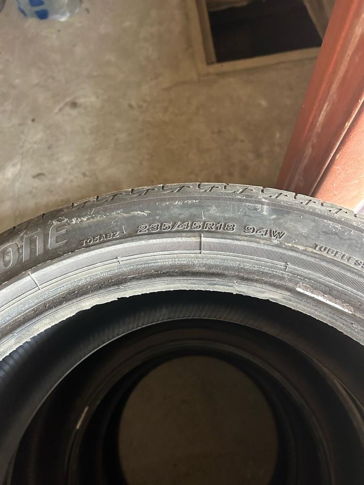 P18 235/45.  Bridgestone. Летний