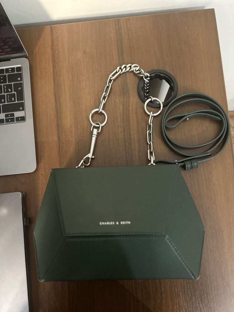 Сумка зеленая Charles & Keith