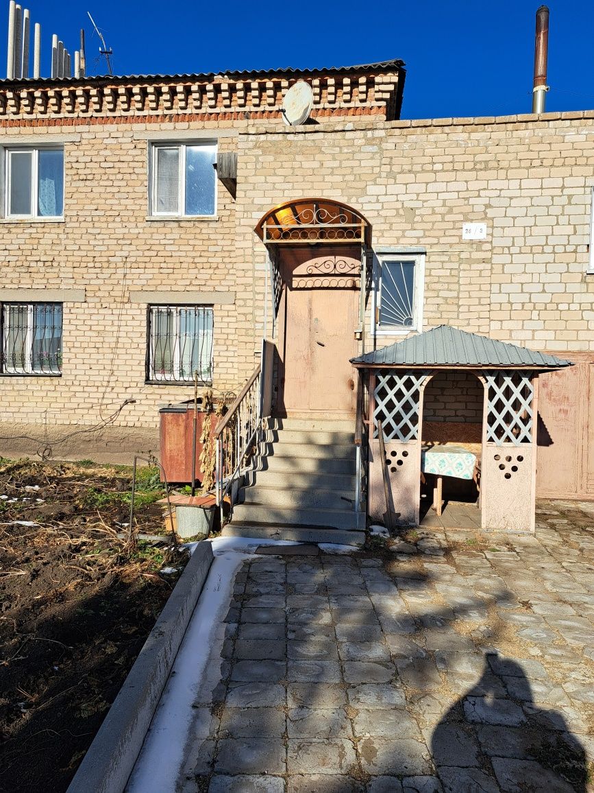 ПРОДАМ ЗХ  комнатную квартиру мкр Горный