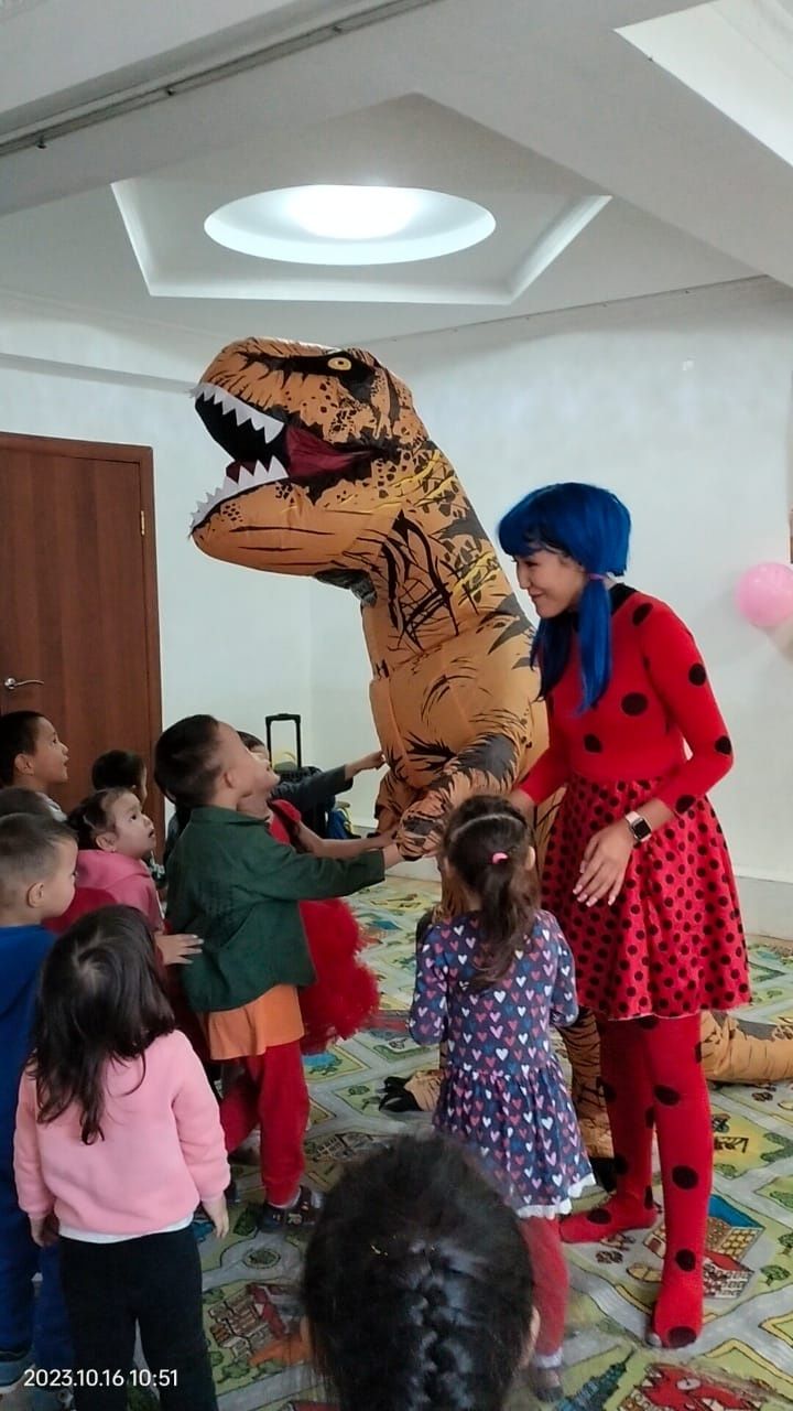 поздравение Чебурашка горила Умка белый медведь зайка