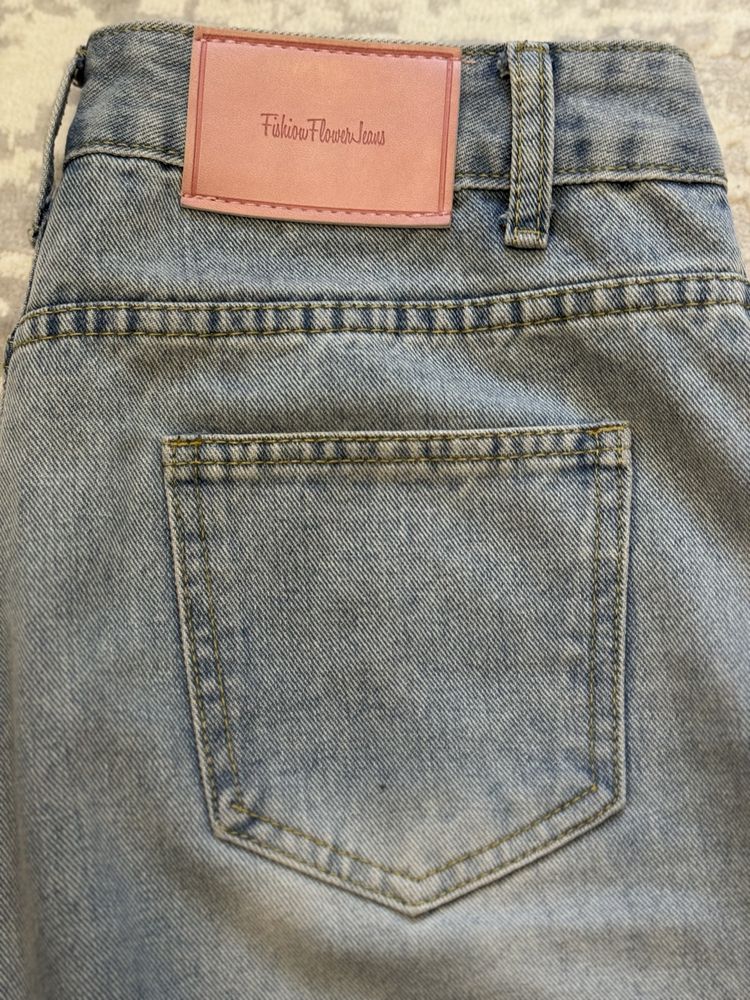Продам джинсы, размер L