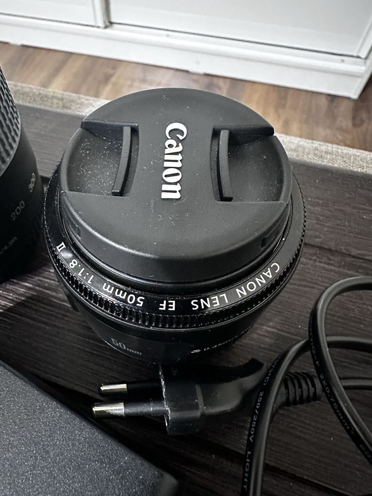 Canon  EOS  1100D