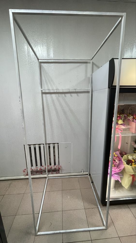 Продам рейлы, ресепшн, манекены, примеречную