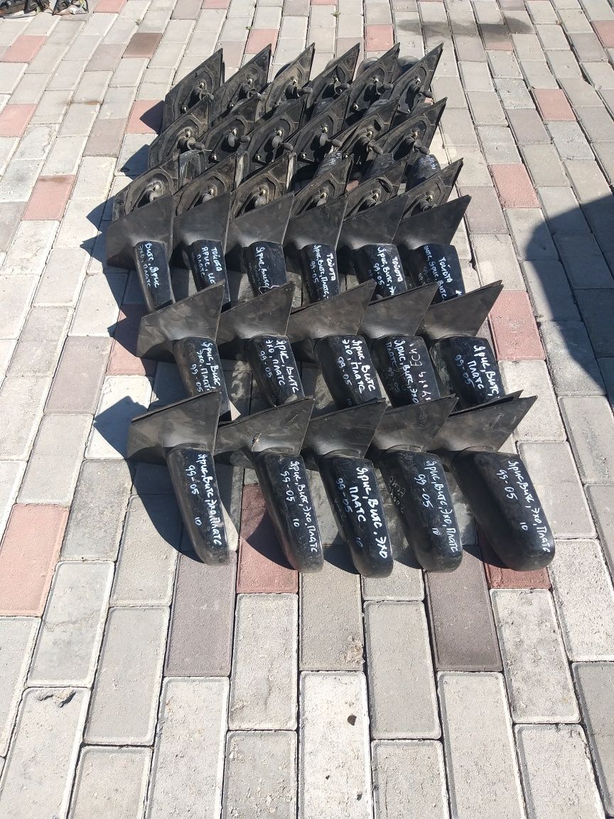 Toyota Yaris Vitz Echo Platz 99-05 зеркало правый руль