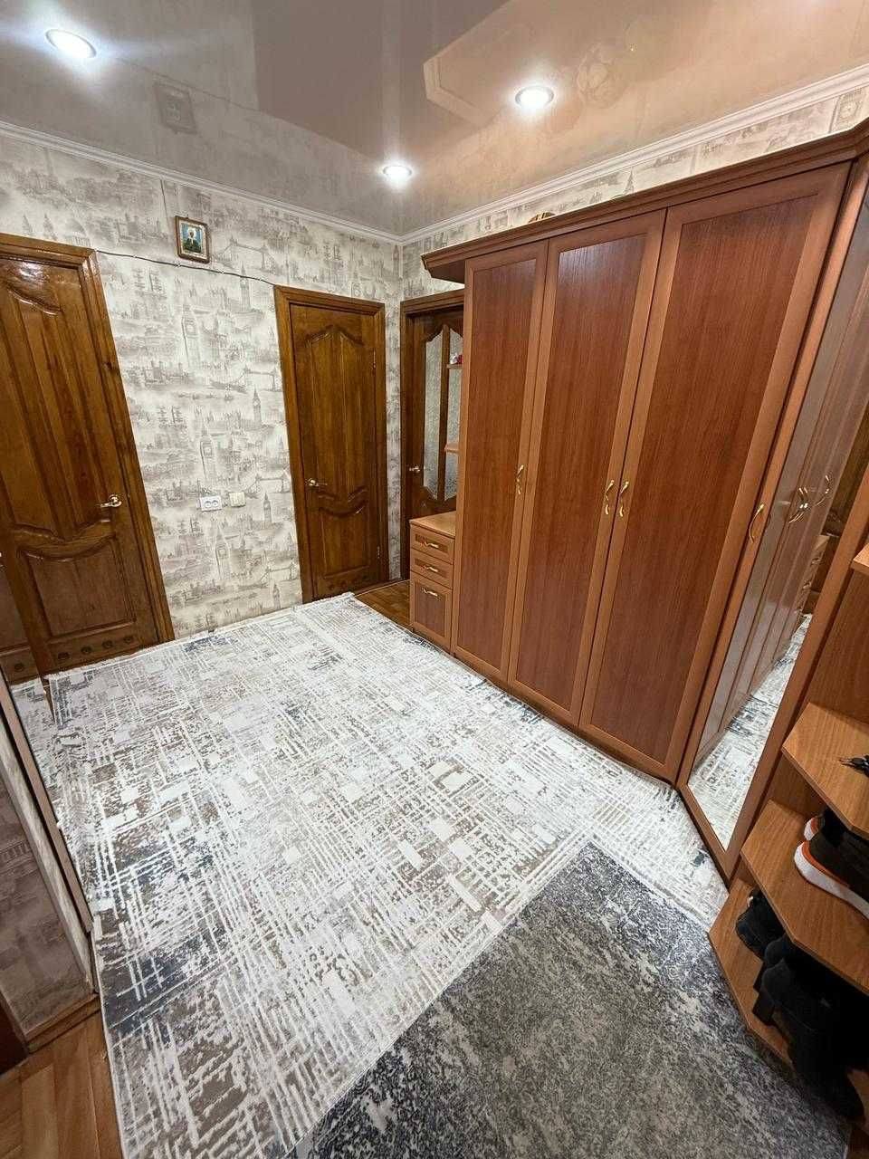 Продам трёхкомнатную квартиру в центре
