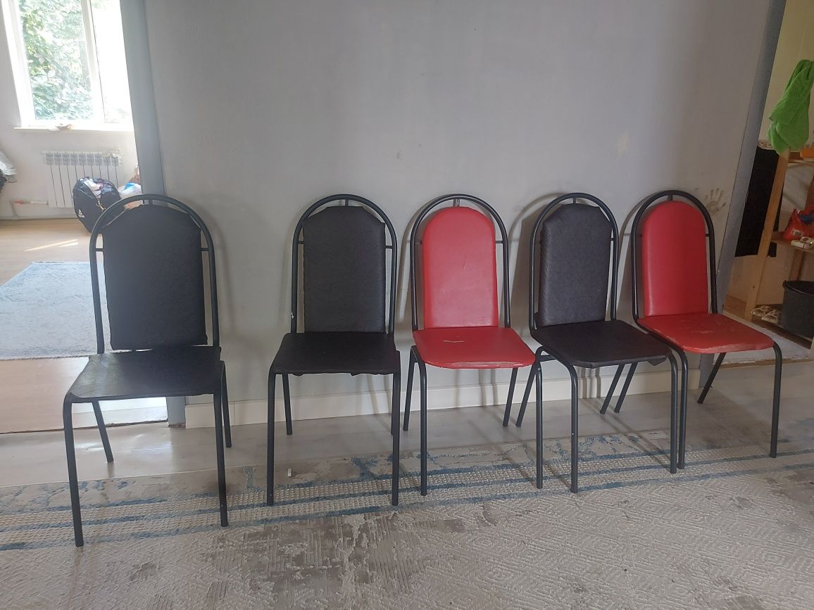 Продам кухонные стулья