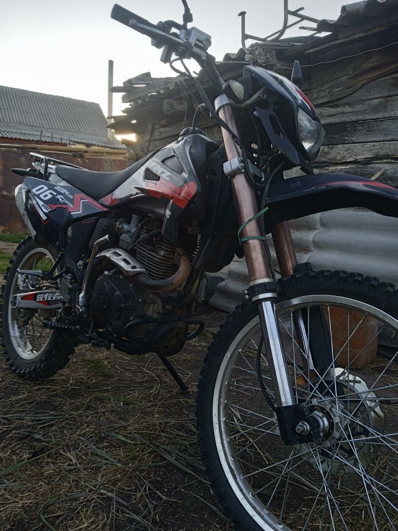 Мотоцикл эндуро 250