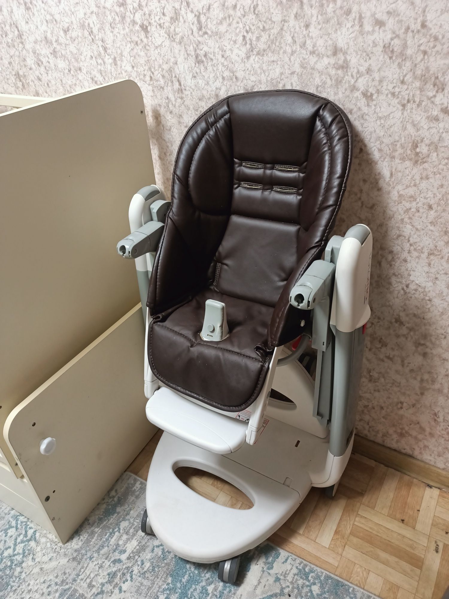 Детский стул для кормления tatamia