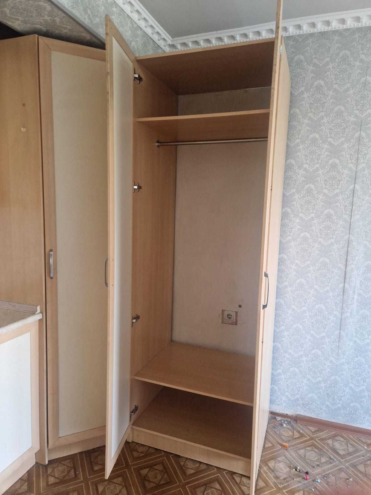 Кухонный шкаф б/у
