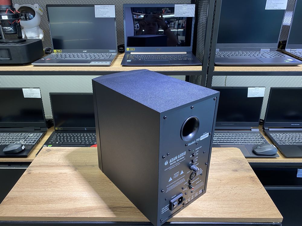 Активный монитор ADAM Audio T5V, черный, 10321/А10
